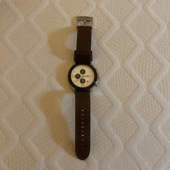 Mens Fossil Watch - Picture 2 of 5